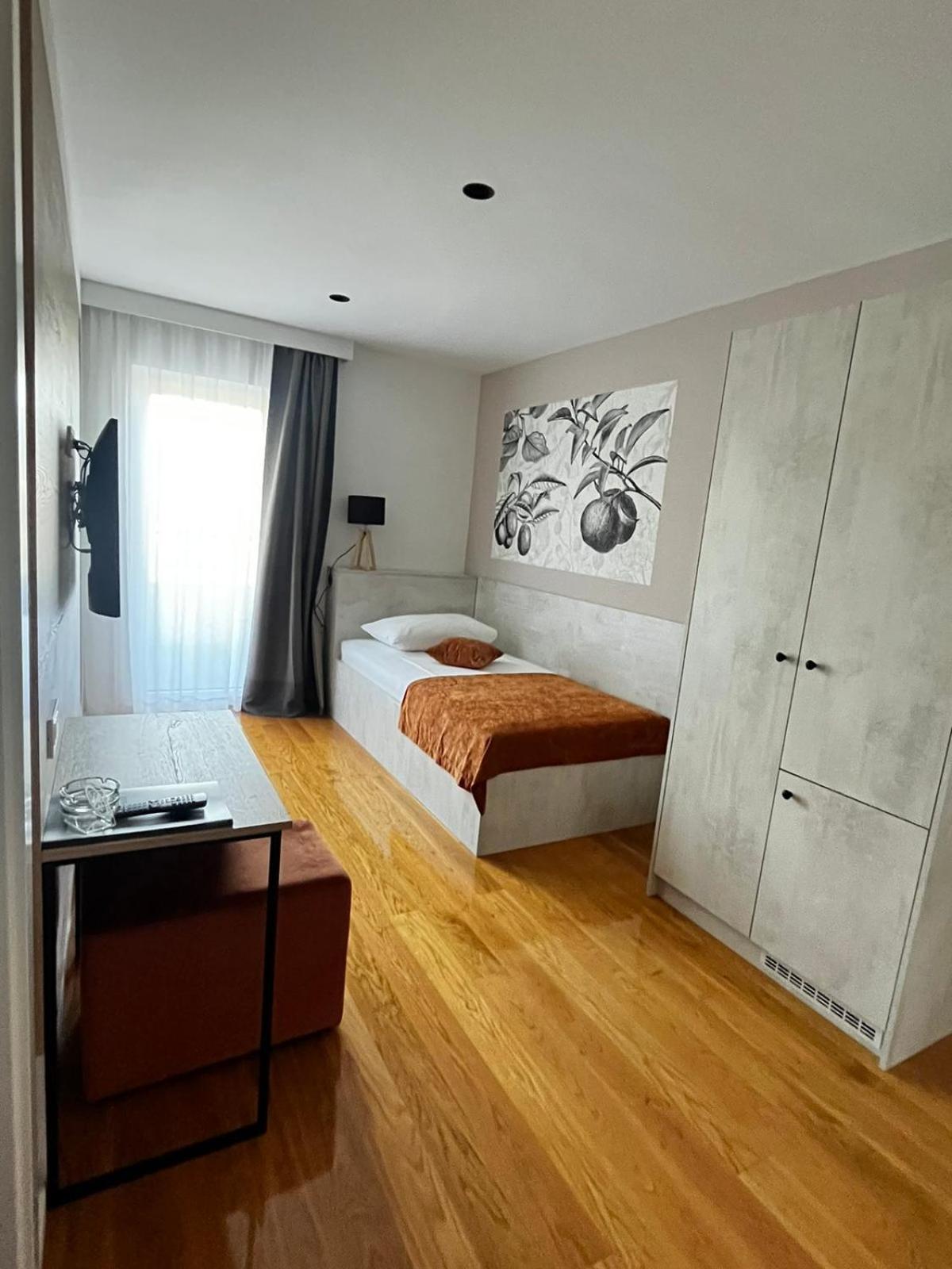 Memori Bed&Breakfast Rab Town Extérieur photo