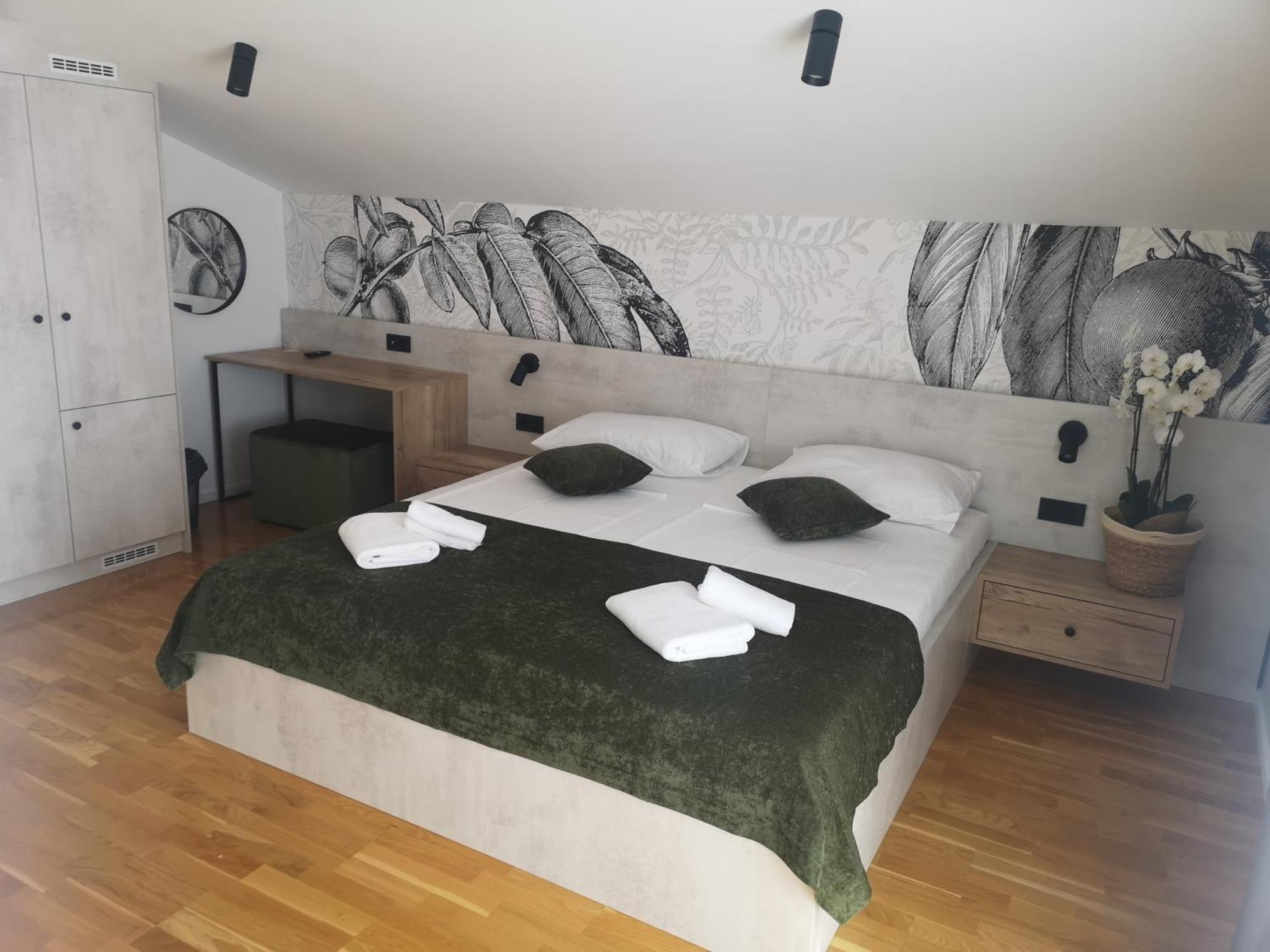 Memori Bed&Breakfast Rab Town Extérieur photo